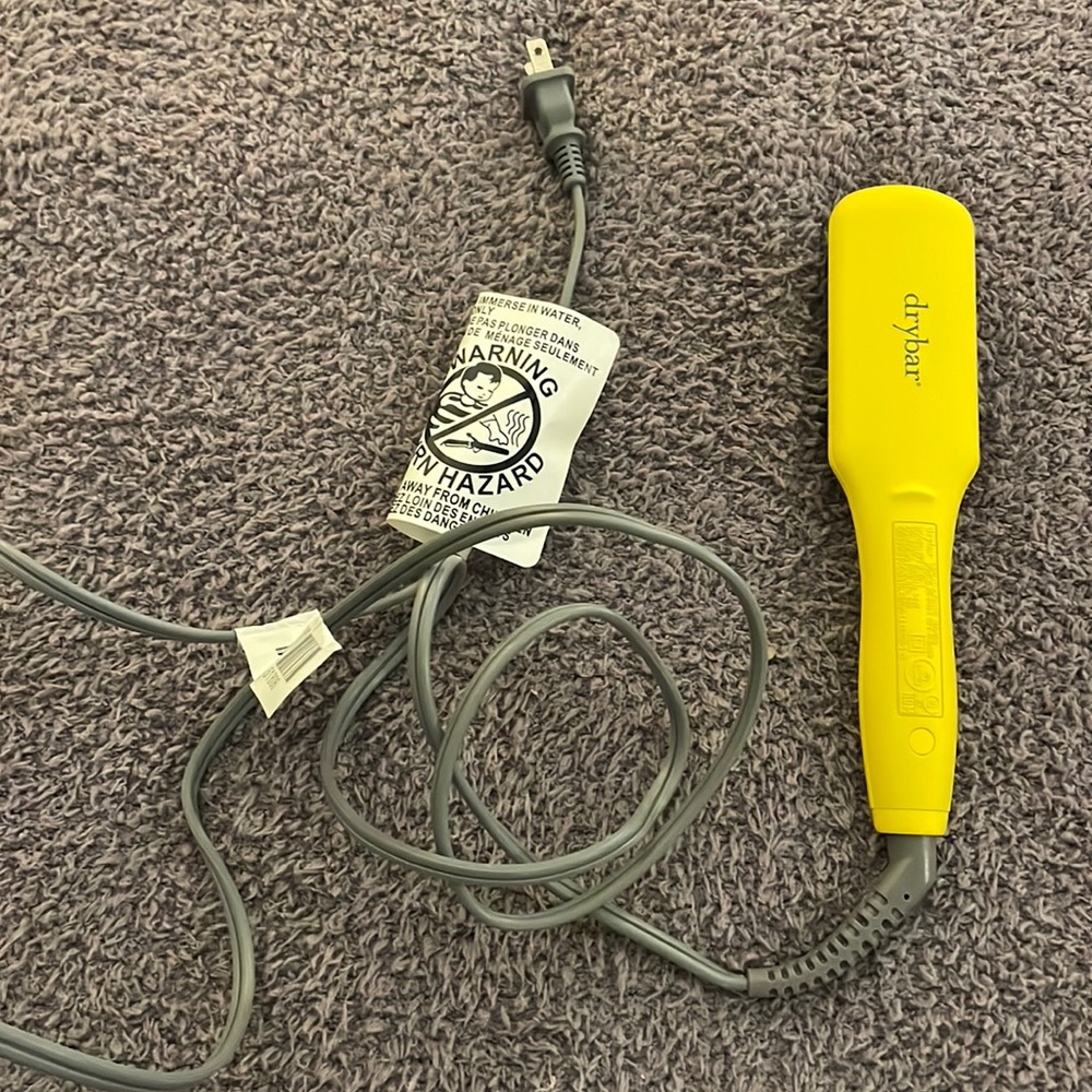 Dry Bar Straightening Brush